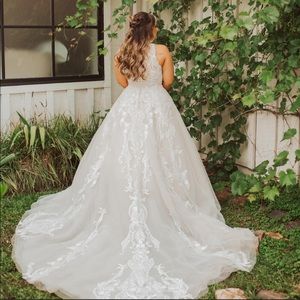 Size 10 Maggie Sottero Tovah wedding dress & veil